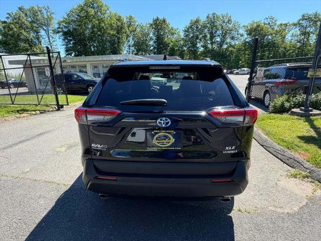 2022 Toyota RAV4 Hybrid XLE