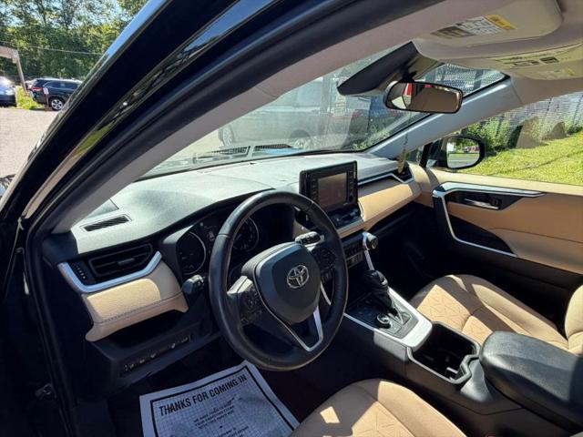 2022 Toyota RAV4 Hybrid XLE
