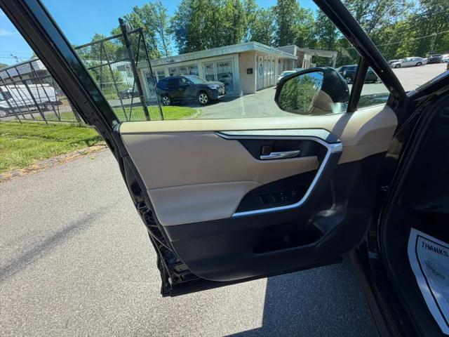 2022 Toyota RAV4 Hybrid XLE