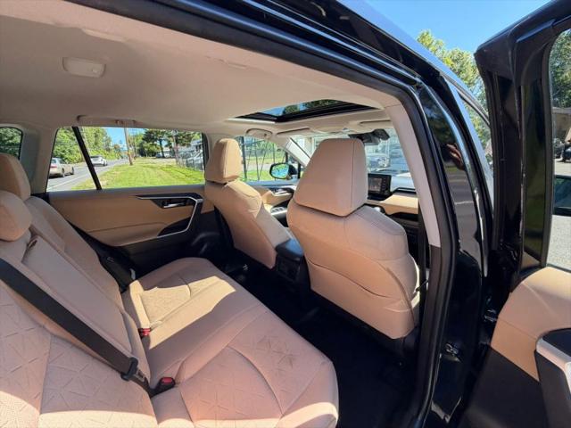 2022 Toyota RAV4 Hybrid XLE