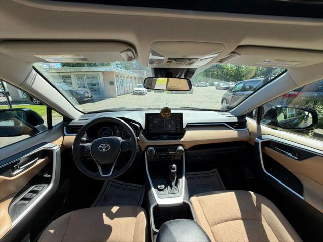 2022 Toyota RAV4 Hybrid XLE
