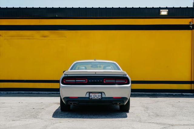 2016 Dodge Challenger SXT Plus