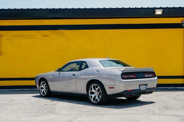 2016 Dodge Challenger SXT Plus
