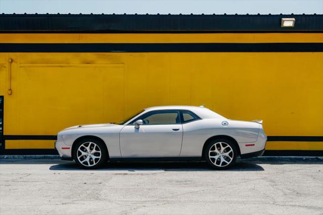 2016 Dodge Challenger SXT Plus