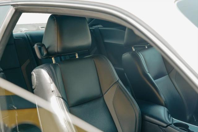 2016 Dodge Challenger SXT Plus