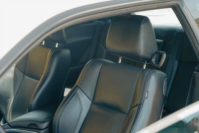 2016 Dodge Challenger SXT Plus