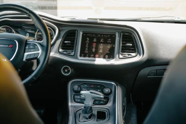 2016 Dodge Challenger SXT Plus