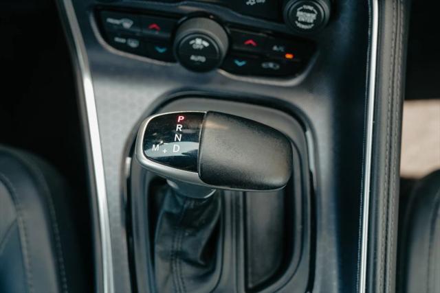 2016 Dodge Challenger SXT Plus