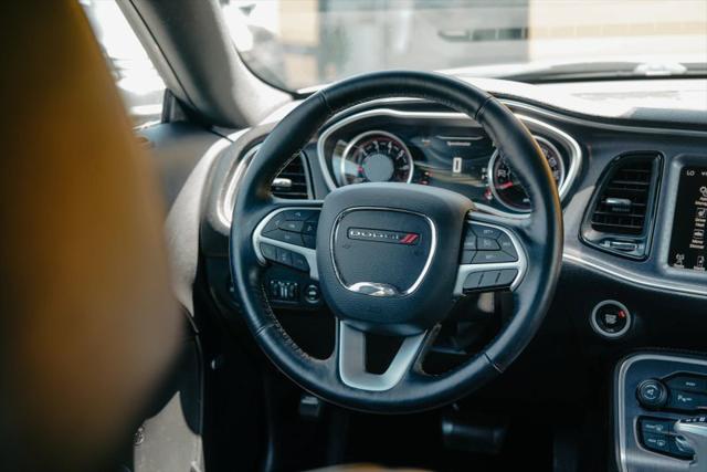 2016 Dodge Challenger SXT Plus