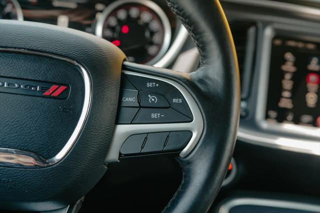 2016 Dodge Challenger SXT Plus