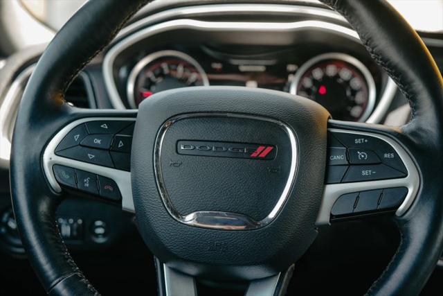 2016 Dodge Challenger SXT Plus