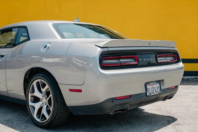 2016 Dodge Challenger SXT Plus