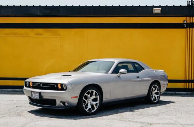 2016 Dodge Challenger SXT Plus