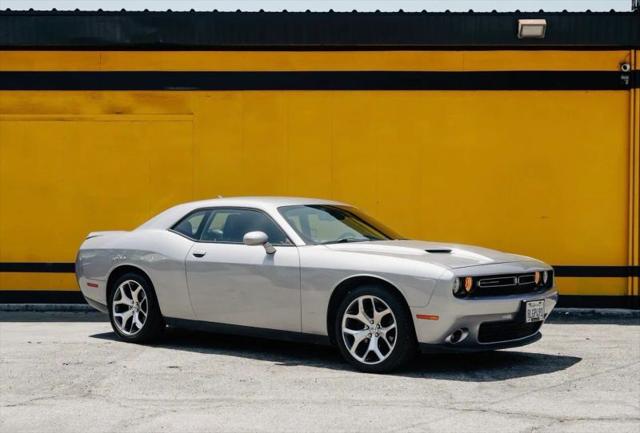 2016 Dodge Challenger SXT Plus