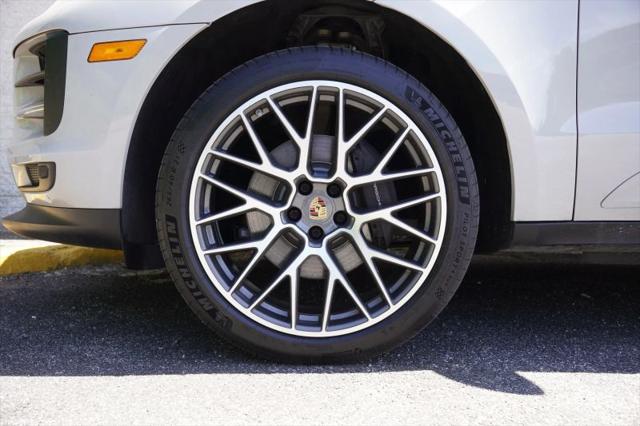 2020 Porsche Macan Base