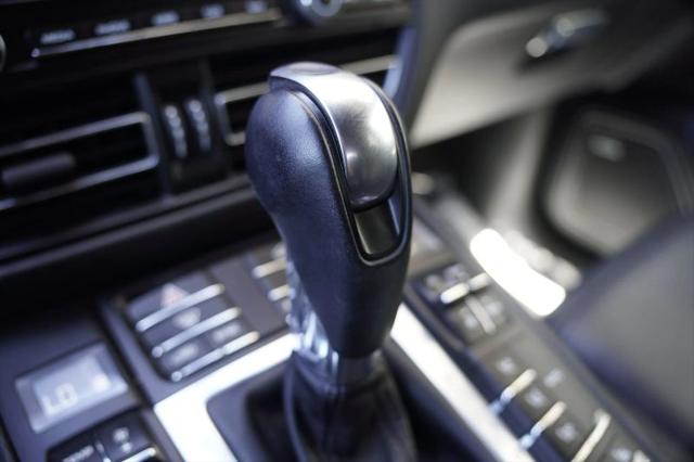 2020 Porsche Macan Base