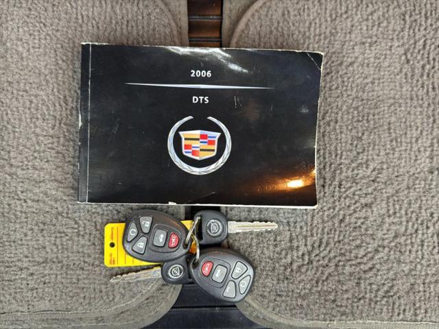 2006 Cadillac DTS w/1SB