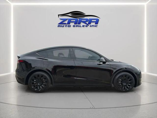 2022 Tesla Model Y Long Range Dual Motor All-Wheel Drive