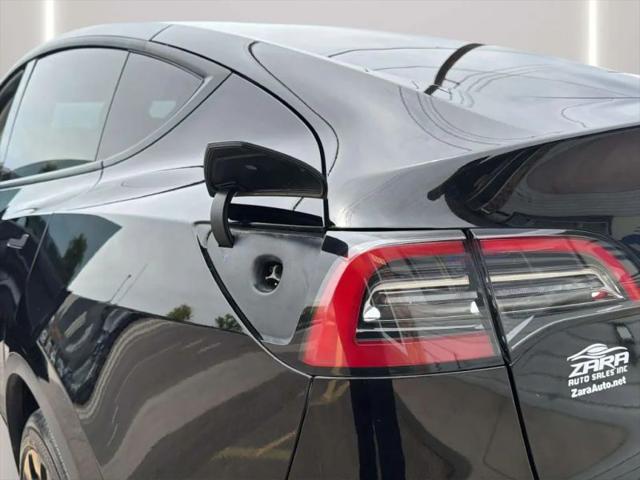 2022 Tesla Model Y Long Range Dual Motor All-Wheel Drive