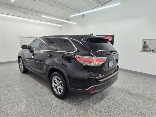 2016 Toyota Highlander LE V6