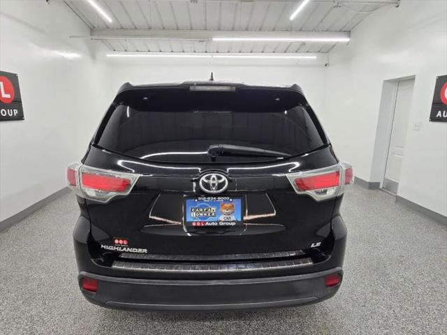 2016 Toyota Highlander LE V6