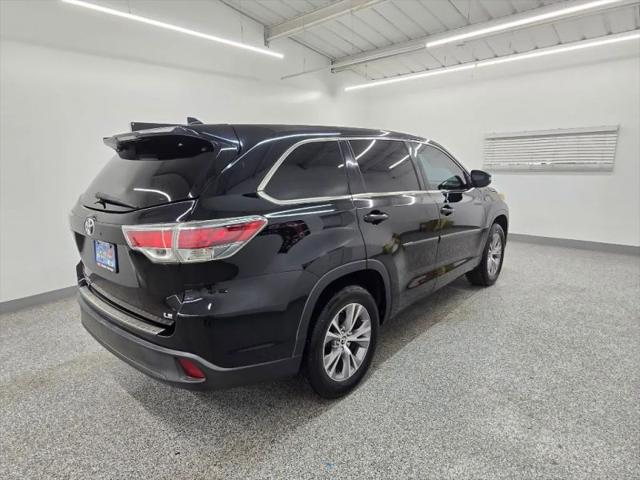 2016 Toyota Highlander LE V6
