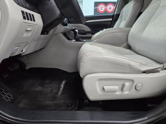 2016 Toyota Highlander LE V6