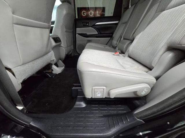 2016 Toyota Highlander LE V6