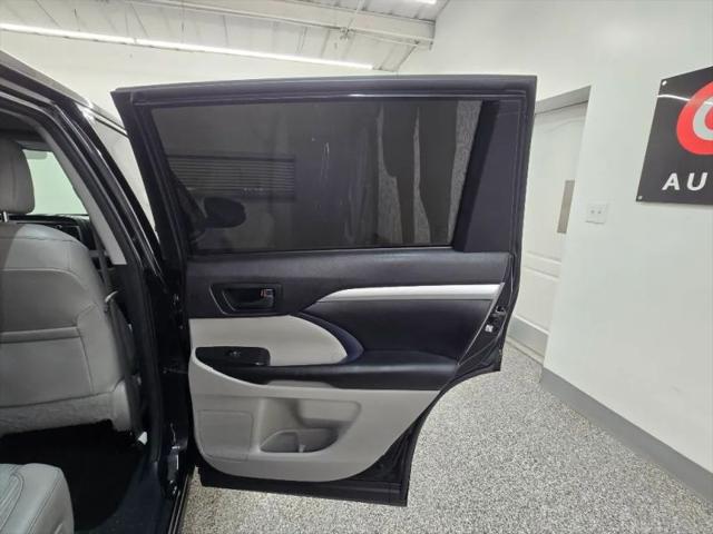 2016 Toyota Highlander LE V6