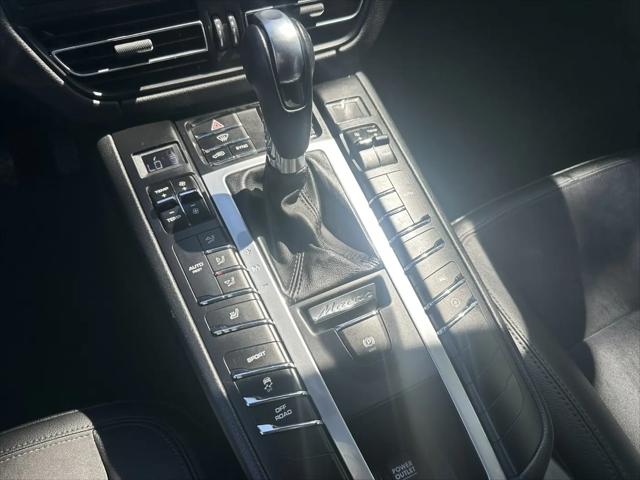 2020 Porsche Macan Macan