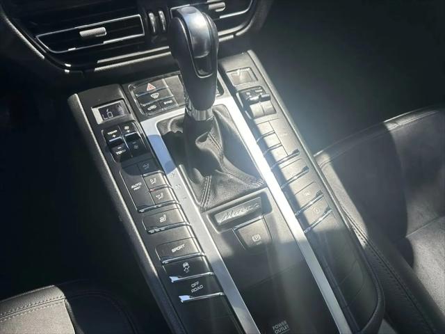 2020 Porsche Macan Macan