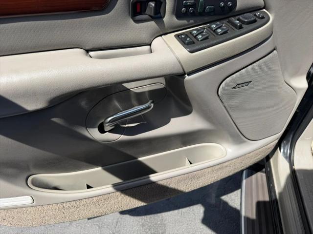 2003 Cadillac Escalade Standard