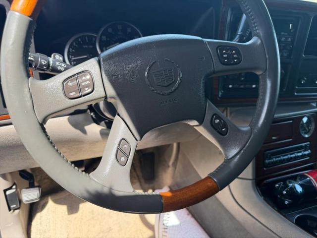 2003 Cadillac Escalade Standard