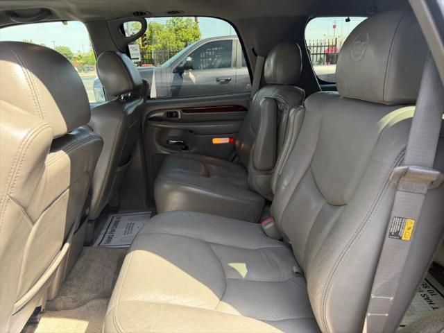 2003 Cadillac Escalade Standard