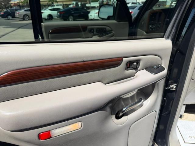 2003 Cadillac Escalade Standard