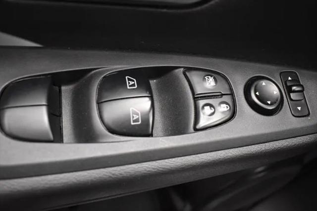 2023 Nissan Kicks SR Xtronic CVT
