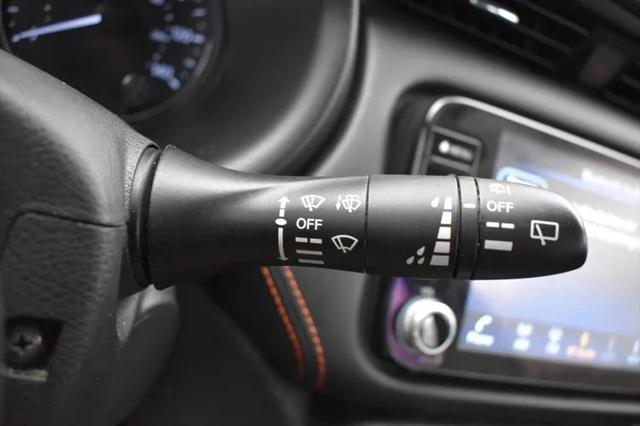 2023 Nissan Kicks SR Xtronic CVT