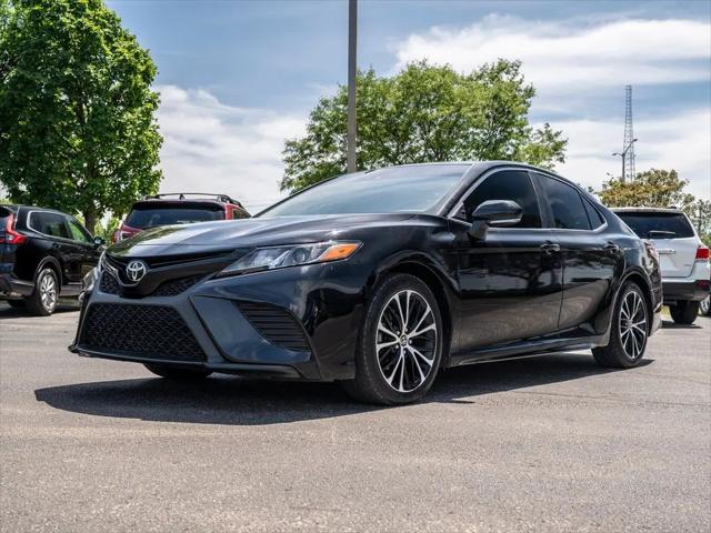 2020 Toyota Camry SE AWD