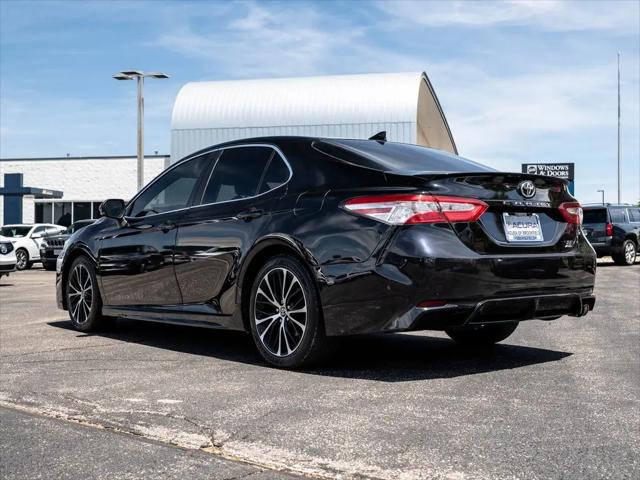 2020 Toyota Camry SE AWD