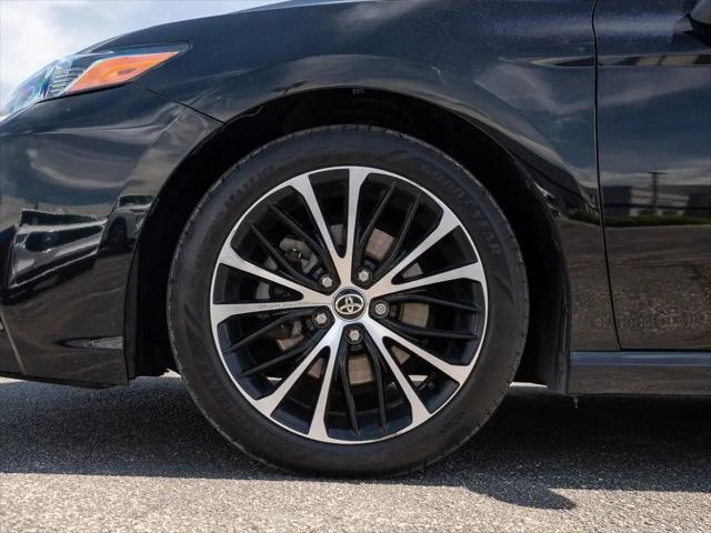 2020 Toyota Camry SE AWD