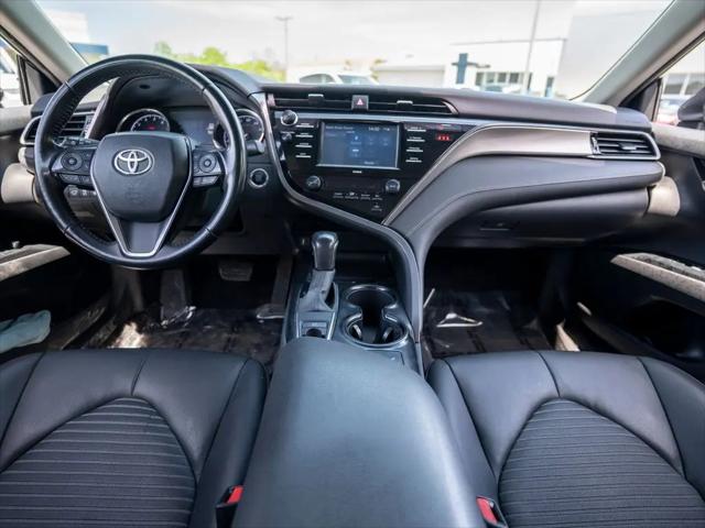 2020 Toyota Camry SE AWD