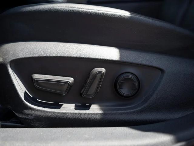 2020 Toyota Camry SE AWD