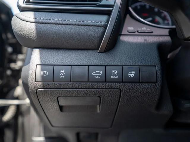 2020 Toyota Camry SE AWD