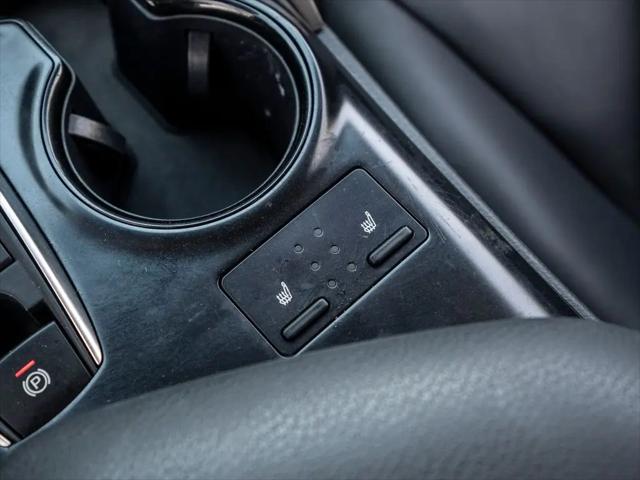 2020 Toyota Camry SE AWD
