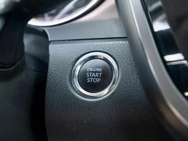2020 Toyota Camry SE AWD