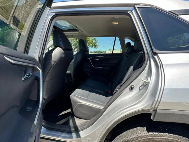 2020 Toyota RAV4 XLE Premium