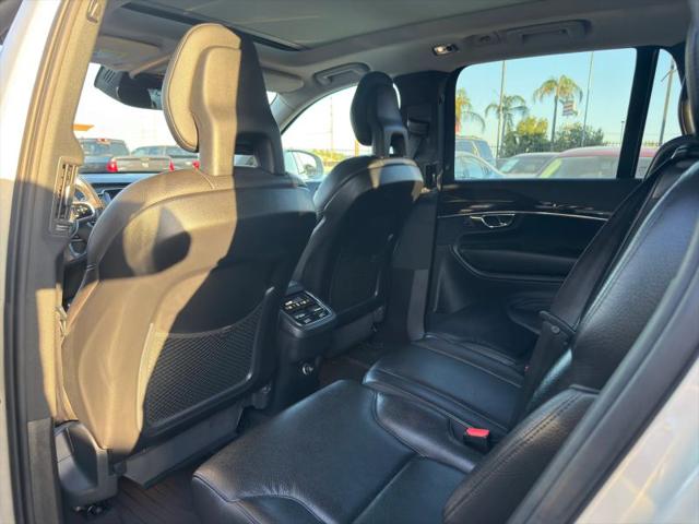 2016 Volvo XC90 T6 Momentum