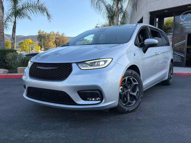 2023 Chrysler Pacifica Hybrid Touring L