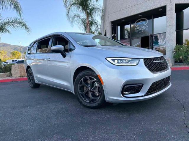 2023 Chrysler Pacifica Hybrid Touring L