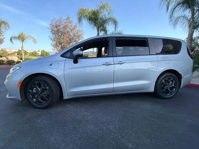 2023 Chrysler Pacifica Hybrid Touring L